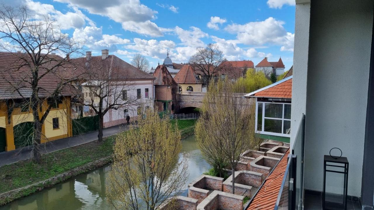 Viktoria Apartman Gyula Exterior photo