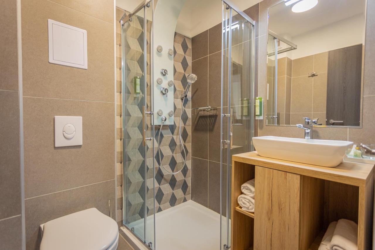 Viktoria Apartman Gyula Exterior photo
